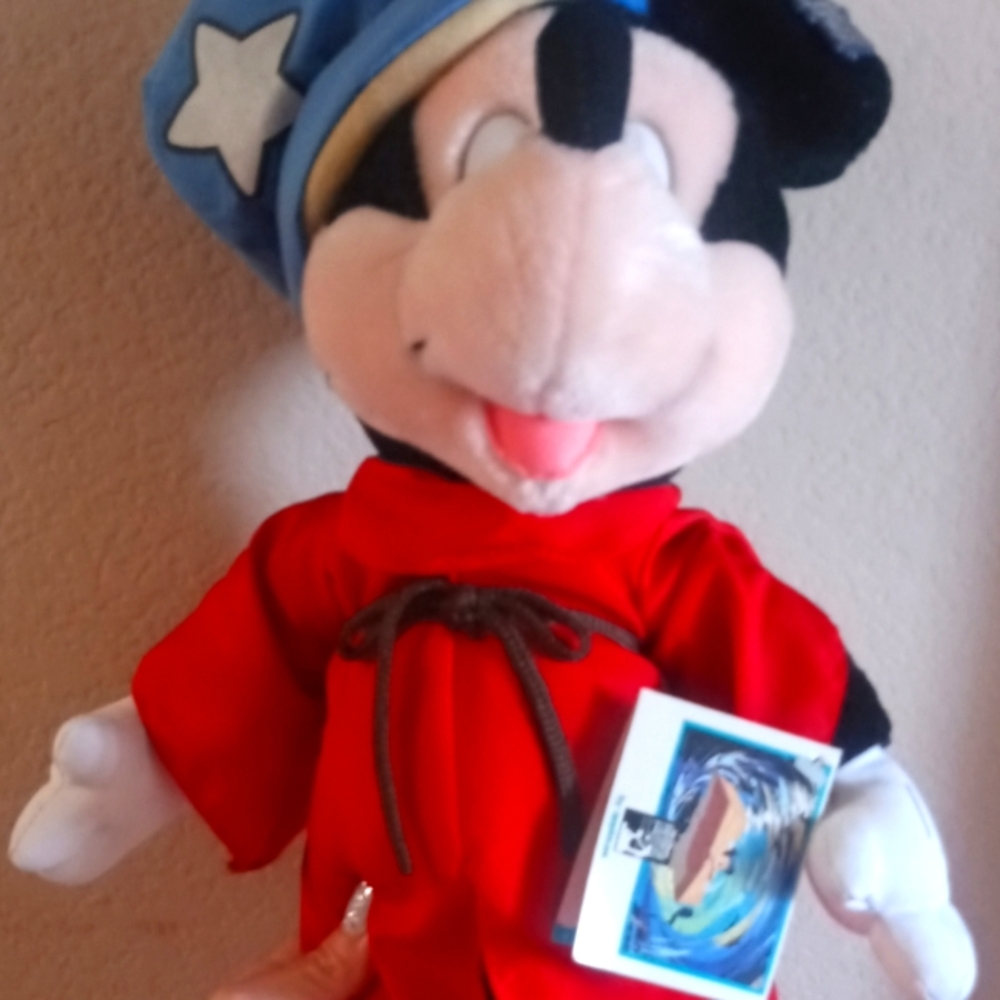 DISNEY DOLL RARE NEW